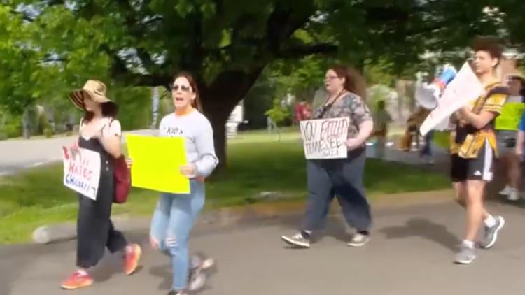 Protesters march to Governor&rsquo;s Mansion on Saturday to protest &lsquo;Arming Teachers&rsquo; law