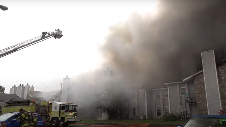 Crews responding to large apartment fire in West Knoxville