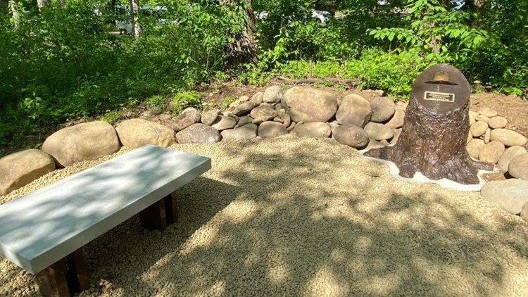 Smokies memorial honors ranger killed in 1998