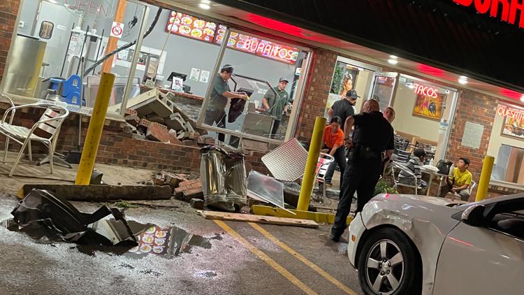 2 Knoxville restaurants reopen on Tuesday after 2 different car wrecks caused them to temporarily close