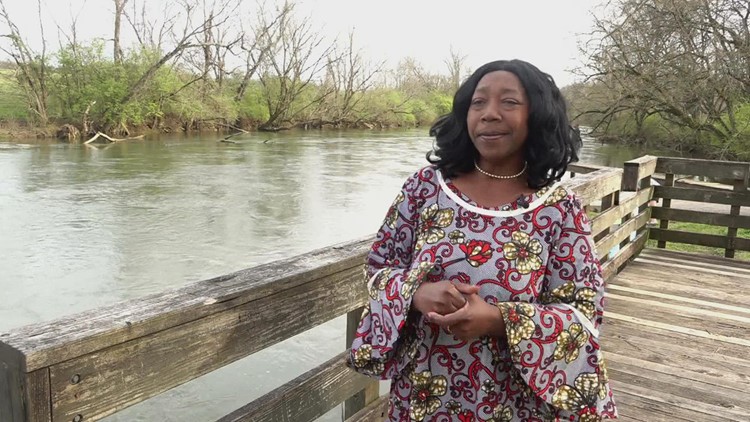 Knoxville woman bridges the gap between cultures through refugee program