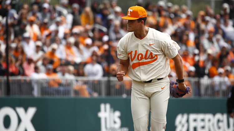 Tennessee baseball completes sweep with 10-5 win over No. 4 Vanderbilt Tennessee baseball completes sweep with 10-5 win over No. 4 Vanderbilt