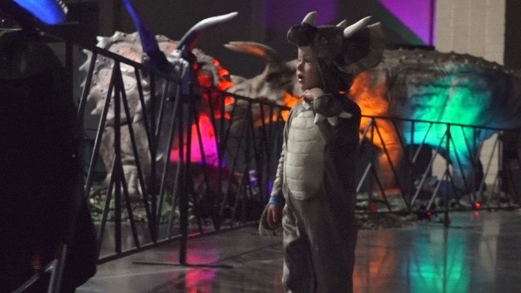 Dinosaurs invade Knoxville over the weekend for Jurassic Quest Dinosaurs invade Knoxville over the weekend for Jurassic Quest