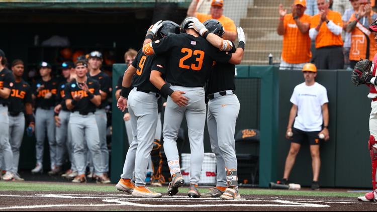 No. 1 Tennessee beats Indiana in NCAA Tournament Regional, 12-6