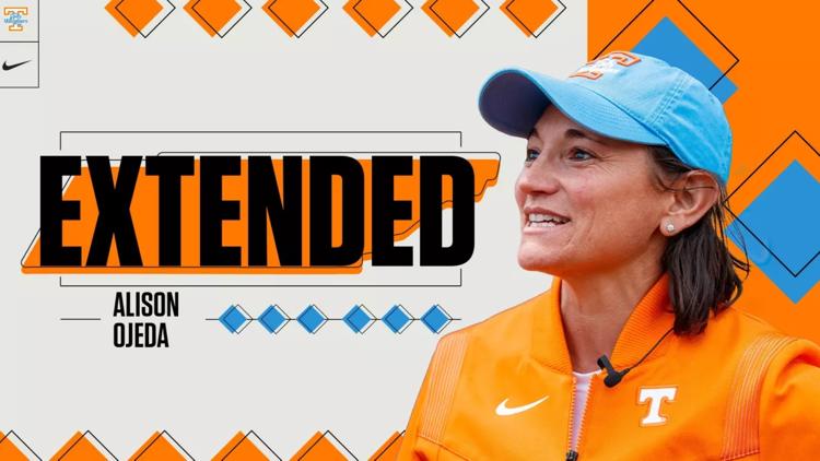 Lady Vols tennis coach extends contract with UT after finishing best season since 2010