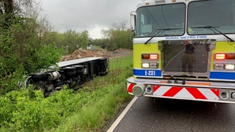 Semi-truck carrying Bojangles supplies flips over, closing West Emory Road in Powell Semi-truck carrying Bojangles supplies flips over, closing West Emory Road in Powell