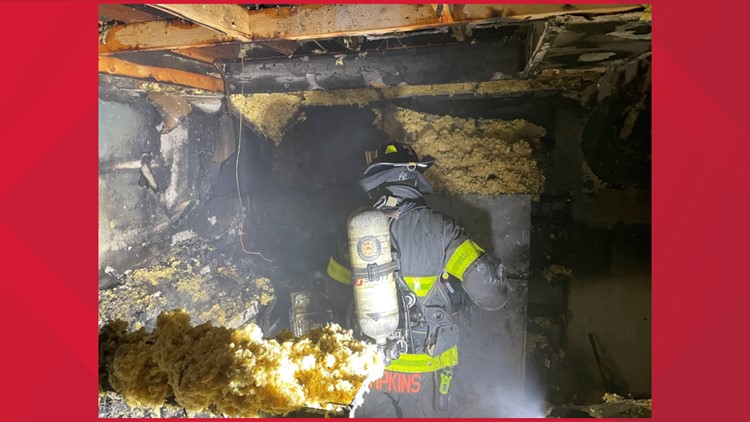 KFD: Four displaced after overnight apartment fire in Knoxville