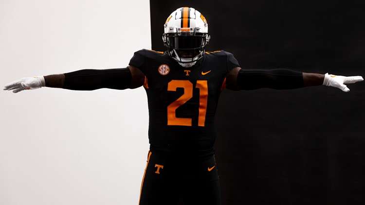 Tennessee Football to wear black jerseys against top-ranked Georgia