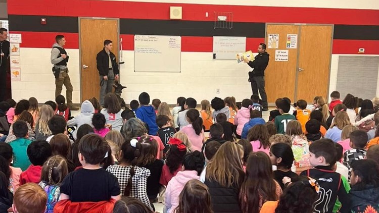 Loudon County deputies and K9s participate in Read Across America Week