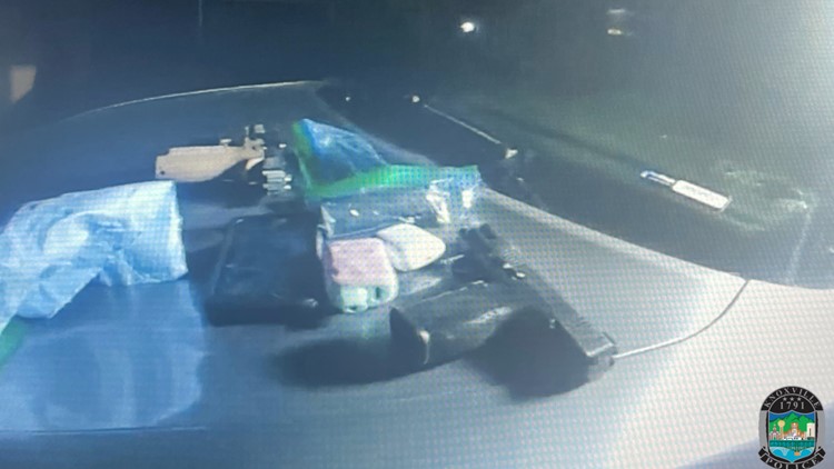 KPD arrests three juveniles after entering Chapman Hwy. gas station with ski masks