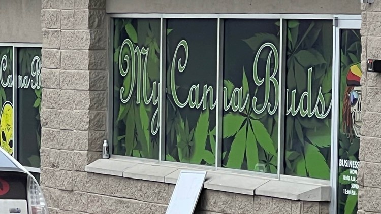 KPD: Three shot during rap concert at Clinton Highway business