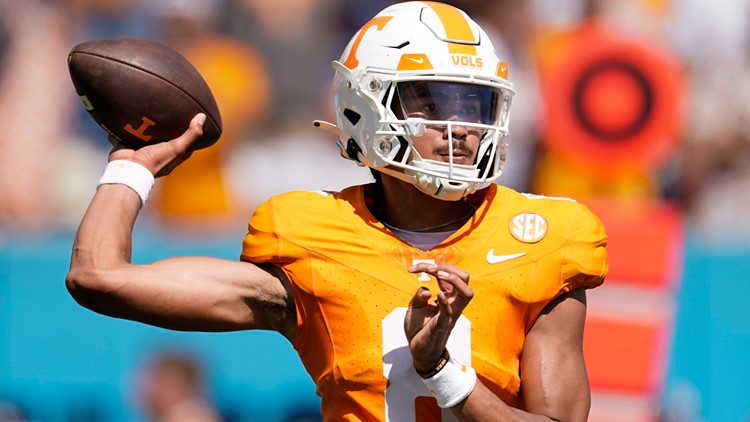 WATCH: Tennessee quarterback Nico Iamaleava scores first career rushing touchdown during bowl game