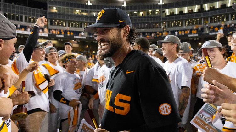Tony Vitello has extended his contract with UT for another 5 years after championship-winning season Tony Vitello has extended his contract with UT for another 5 years after championship-winning season