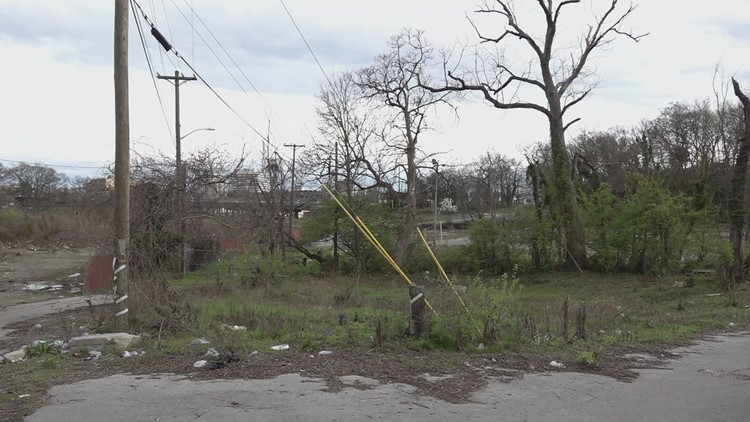 A golf entertainment center with arcade games and mini-golf could soon come to North Knoxville