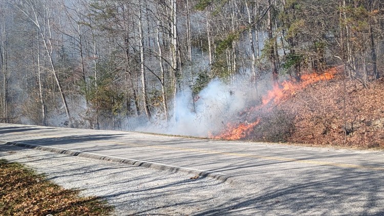 Crews responding to fire off of Stinking Creek Road in Campbell Co.