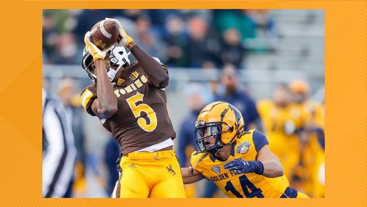 Transfer wide receiver Isaiah Neyor commits to Tennessee