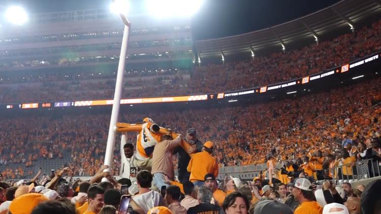 SEC fines Tennessee $100,000 after fans storm field in win against Alabama