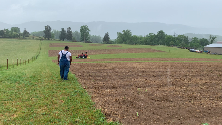Homeless veteran sacrificing his own needs so nobody in his community goes hungry