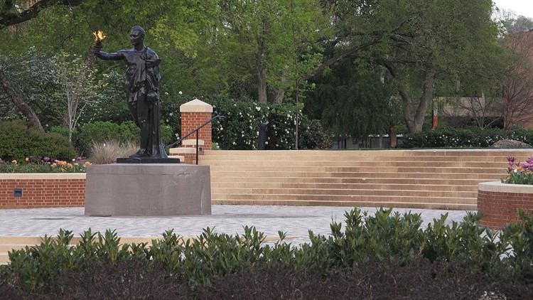 UT System President expects number of incoming freshmen to break records