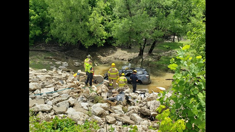 Seatbelts save lives: Drivers suffer only minor injuries in crash that sends vehicle into pond
