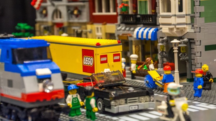 LEGO artists to build dreams during fan convention in downtown Knoxville