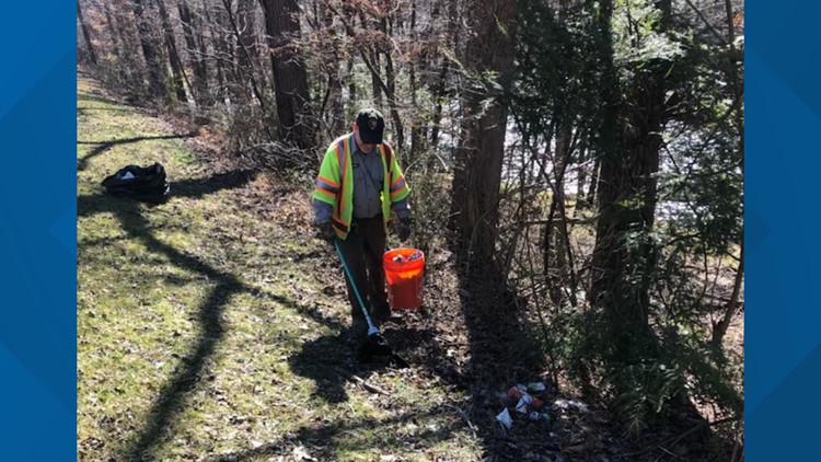Roadside cleanup to cause single-lane closure on the Southbound Spur on Tuesday