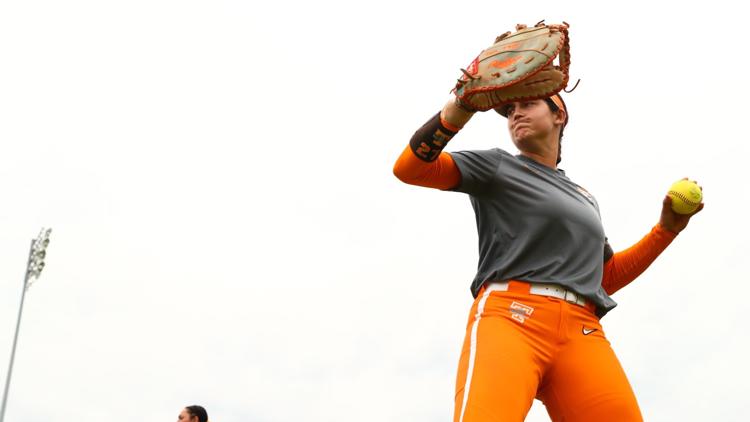 No. 3 seeded Tennessee tops Dayton in Regional round opener of NCAA Tournament, 3-0