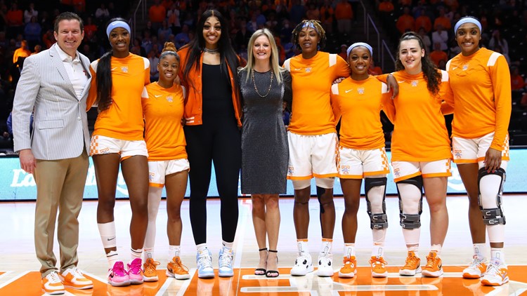 Lady Vols hold off Auburn 83-76 for Senior Day win Lady Vols hold off Auburn 83-76 for Senior Day win