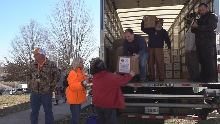 Grace Baptist Church gives 1,000 turkeys for Thanksgiving