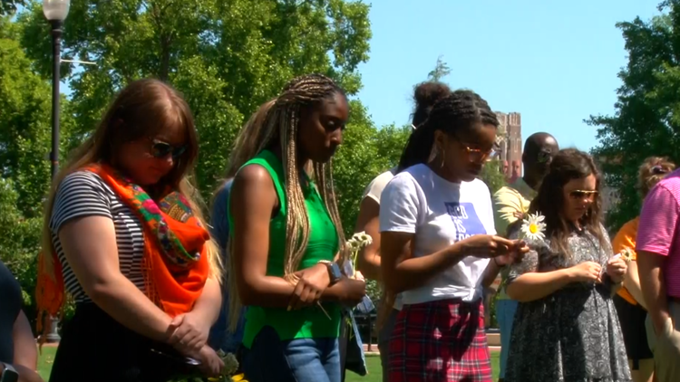 University of Tennessee students honor Pulse Nightclub shooting victims during vigil