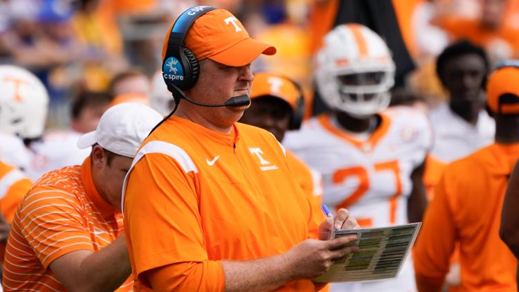 No. 24 Tennessee edges No. 17 Pittsburgh in overtime, 34-27