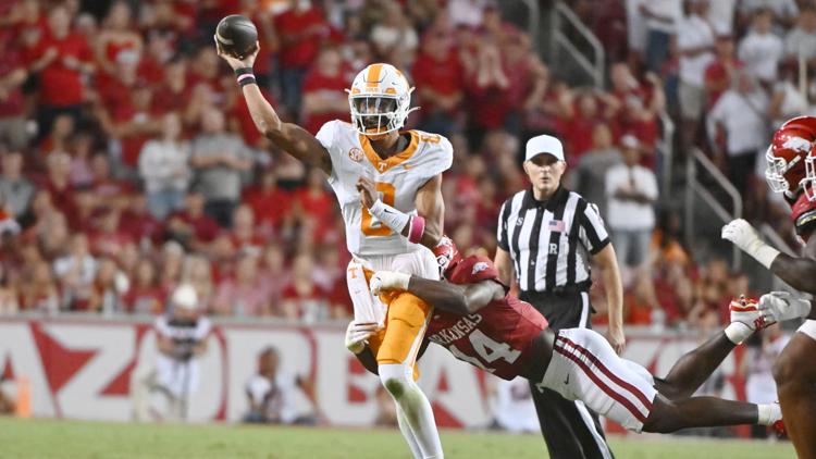 No. 4 Tennessee gets upset by Razorbacks, 19-14