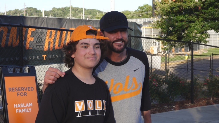 Vols head coach Tony Vitello and players sign autographs, take pictures with fans after NCAA Tournament Super Regional win