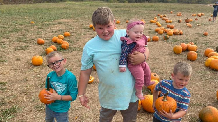 Community helping family heal as children recover in the hospital following fatal Western Avenue wreck Community helping family heal as children recover in the hospital following fatal Western Avenue wreck