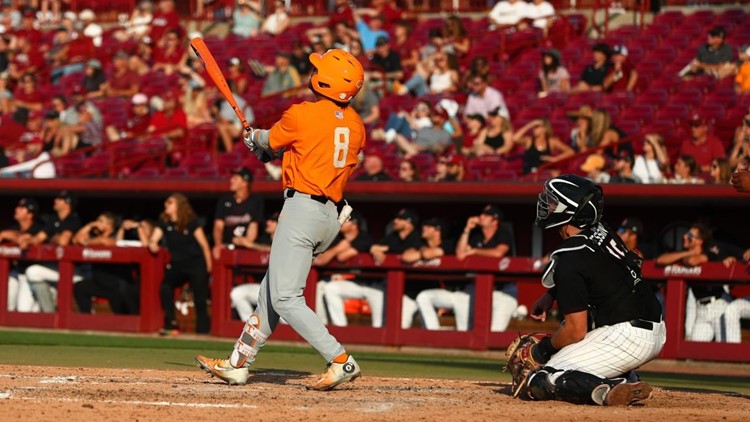 Tennessee baseball moves up to No. 13 in D1 Baseball Top 25