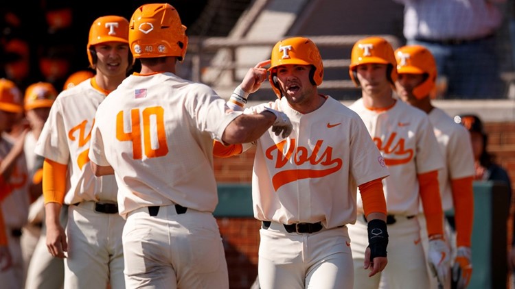 Walk-off homerun lifts Tennessee past No. 1 Arkansas, sets up important series finale