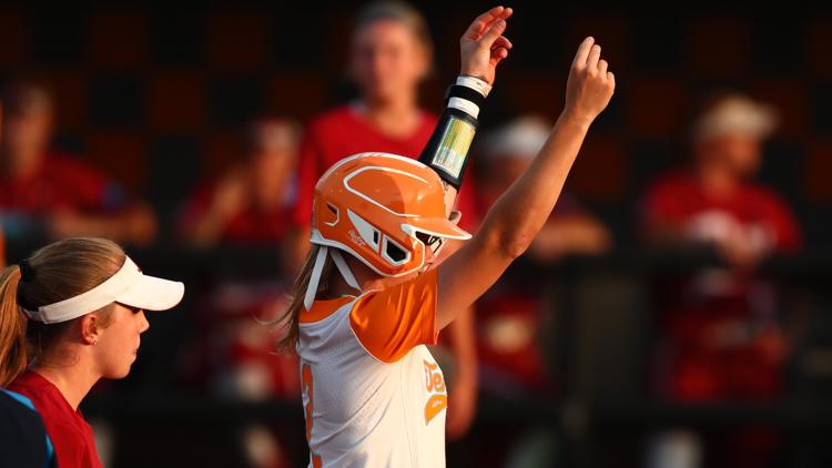 Tennessee softball ends its season losing to Alabama in Game 3 of the Super Regional, 4-1