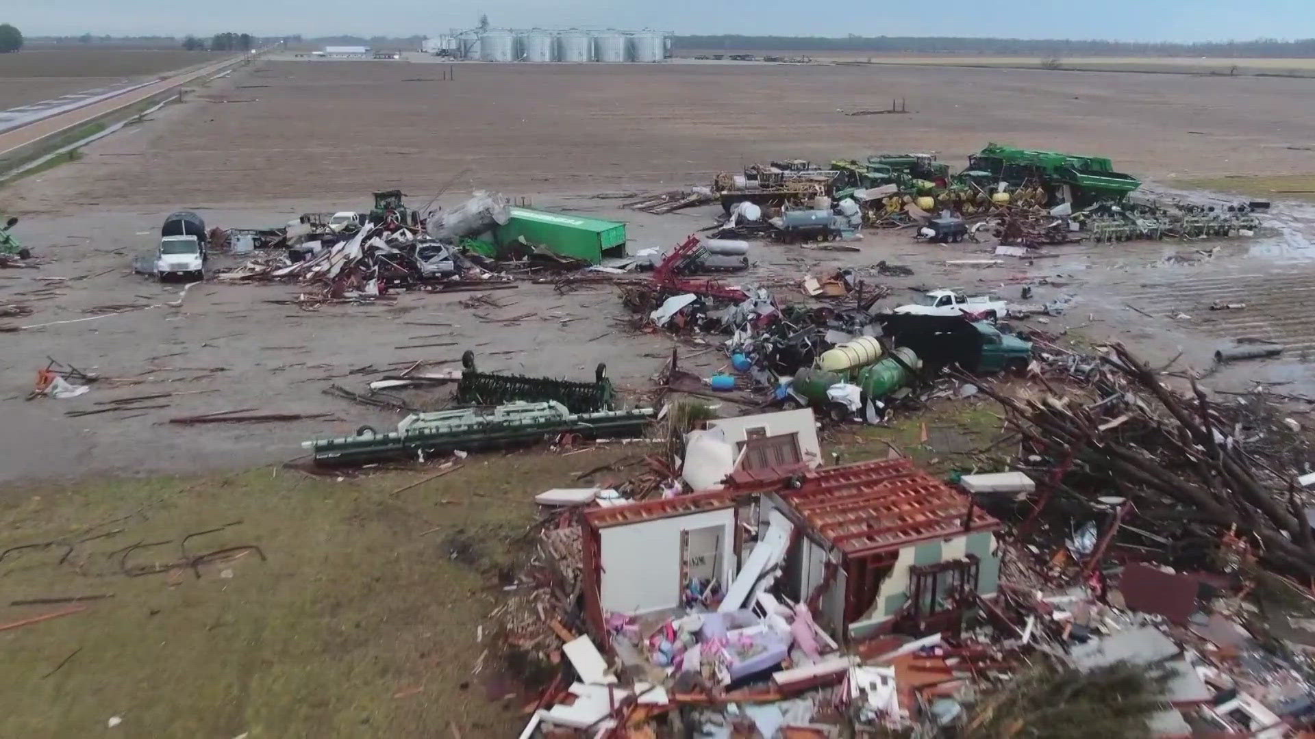 Severe storms in Tennessee kill 5, leave thousands without power ...