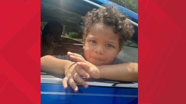 Toddler found wandering near Asheville Highway, KPD searching for guardians