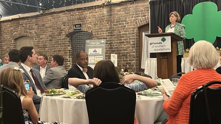 Retired Justice Sharon Lee honored by Girl Scouts