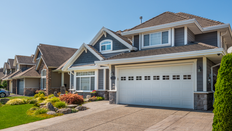 Unprecedented housing market causing dilemma for buyers