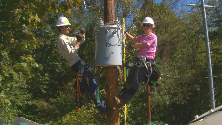 Scott County woman becomes first female powerline technician to graduate from TCAT