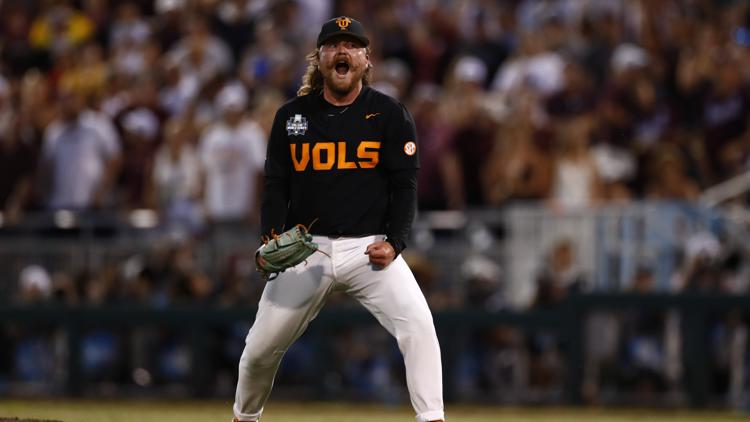 Tennessee wins National Championship, topples Texas A&M in Game 3 of College World Series Finals, 6-5 Tennessee wins National Championship, topples Texas A&M in Game 3 of College World Series Finals, 6-5