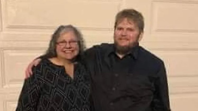 Harlan County man moving bag of potting soil dies after being stung by swarm of yellow jackets, bees