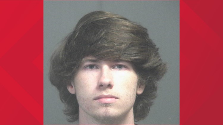 Alcoa PD: Man arrested after nearly hitting officer head-on, leading officers on chase near I-40