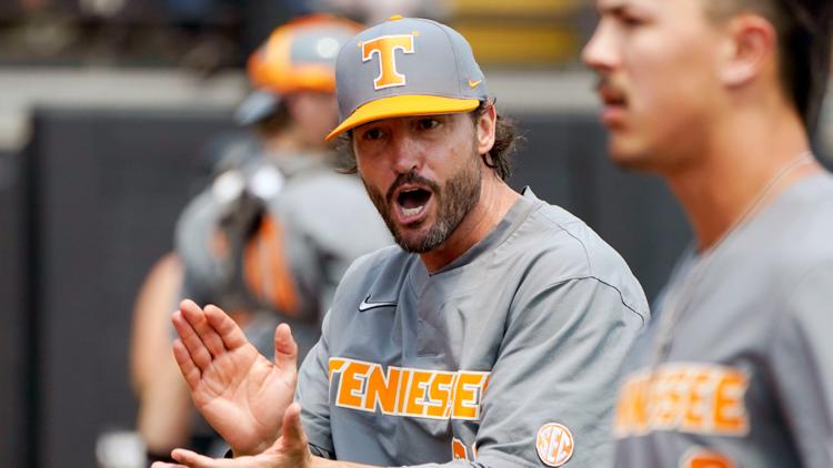 Watch: Tennessee head coach Tony Vitello erupts on umpire after reversed call at first base Watch: Tennessee head coach Tony Vitello erupts on umpire after reversed call at first base