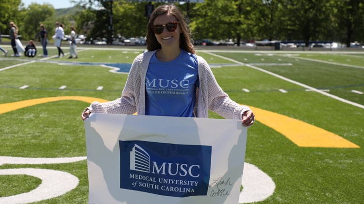 High school senior accepted to pharmacy school at 17