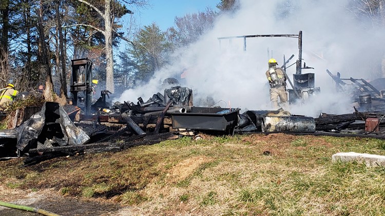 Garage burns down in East Knox County, no injuries reported