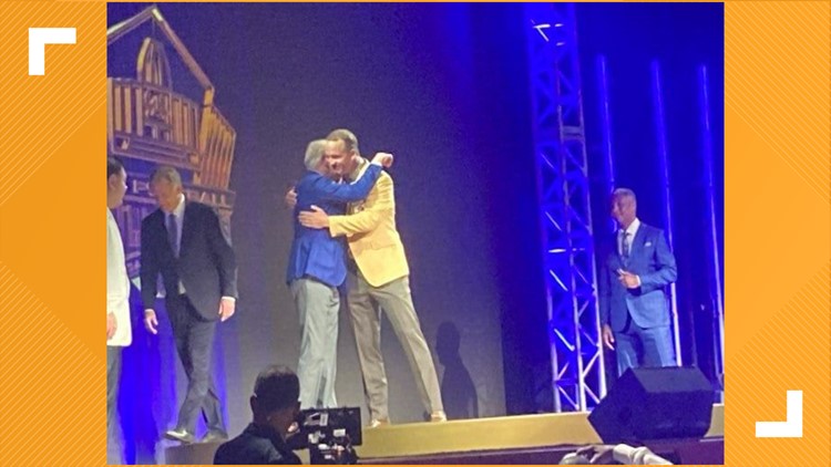 Peyton Manning puts on gold jacket, officially becoming hall of famer