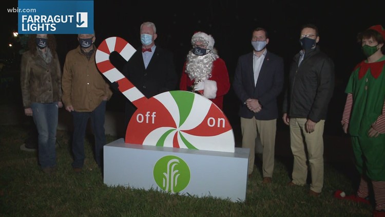 Town of Farragut turns on holiday lights for the season